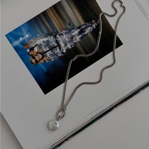 668 Elegant Silver Chain with Pearl Pendant